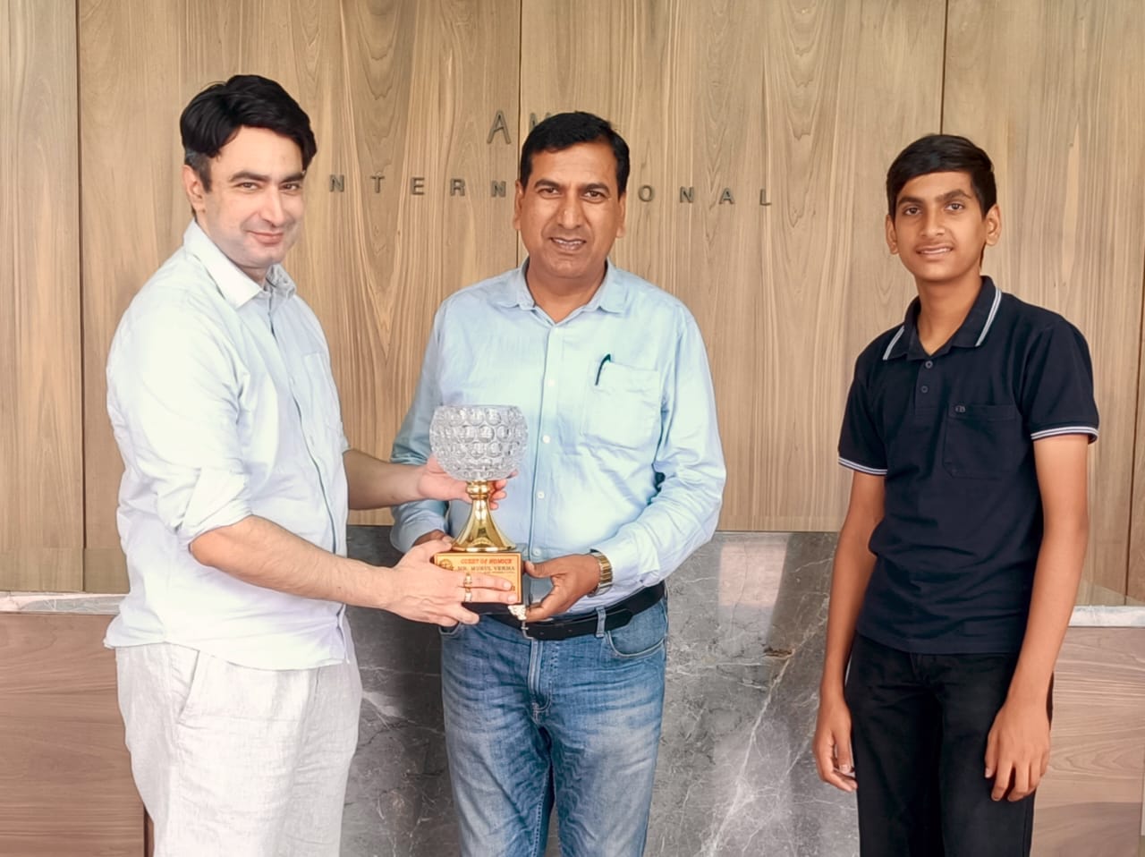 Mukul Verma of Savi International and senior journalist Sanjeev Kumar discussed the Punjab government's 'war against drugs' campaign, described the change in the youth as commendable.